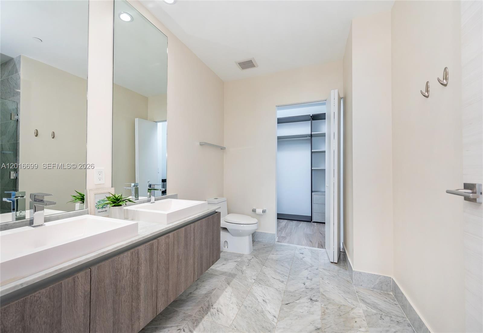 801 S Miami Ave #5207, Miami FL 33130