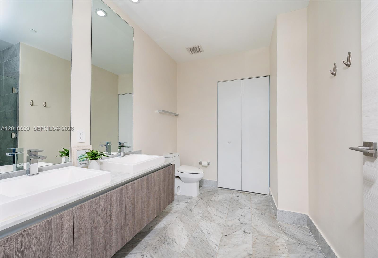 801 S Miami Ave #5207, Miami FL 33130