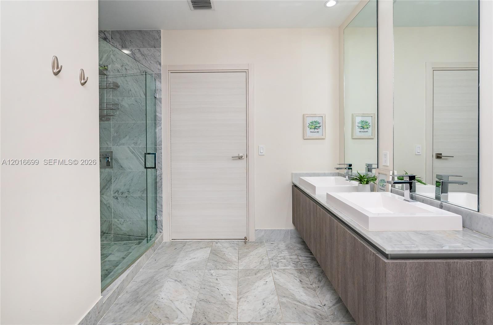 801 S Miami Ave #5207, Miami FL 33130