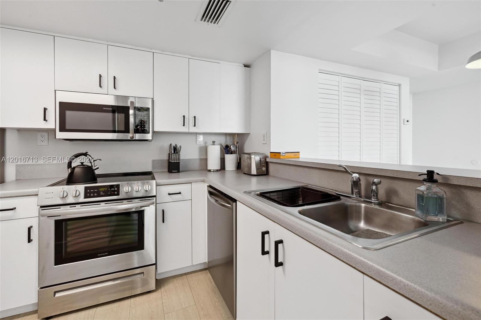 650 WEST AV #1406, Miami Beach FL 33139