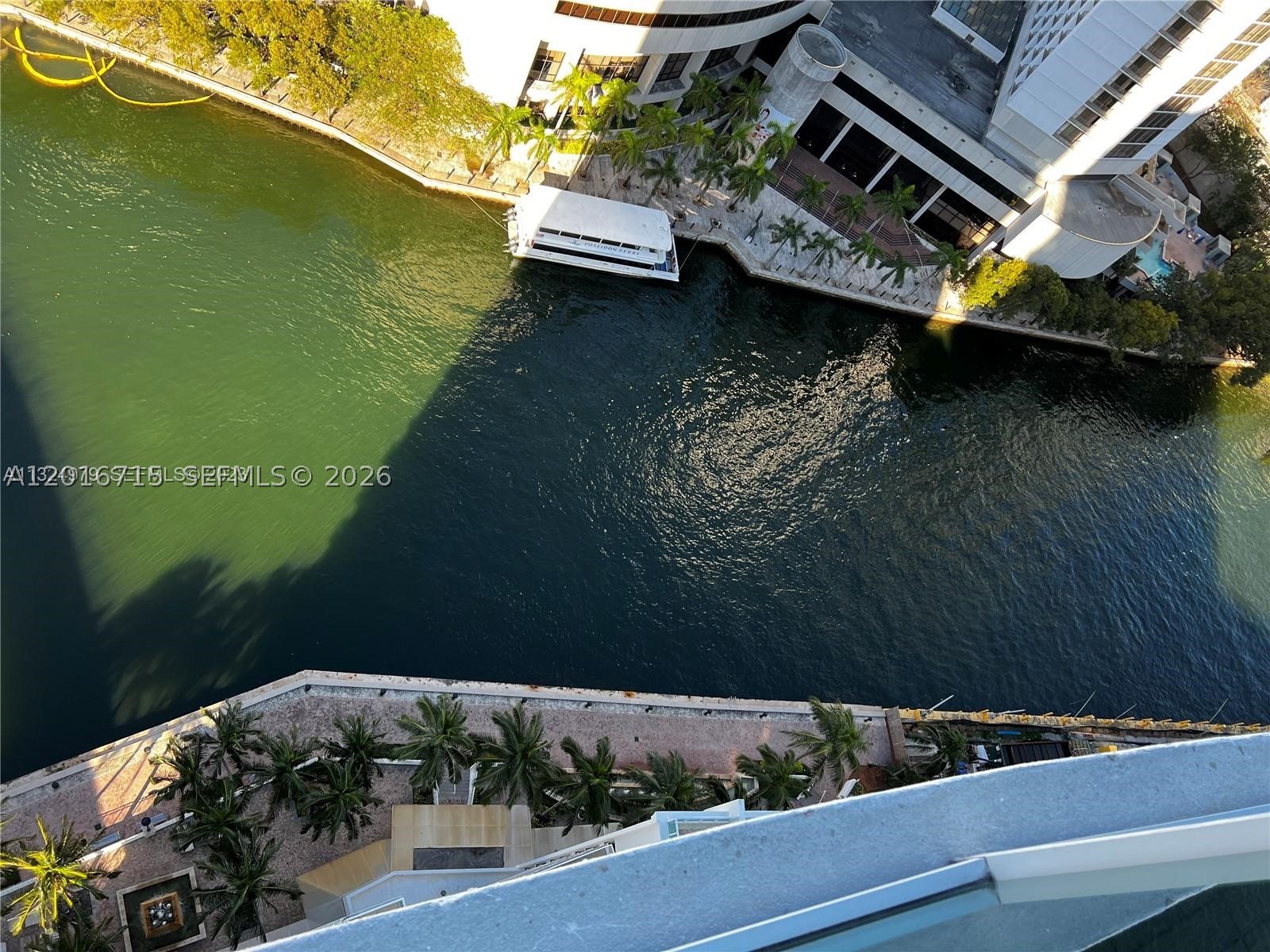 31 SE 5th St #3002, Miami FL 33131