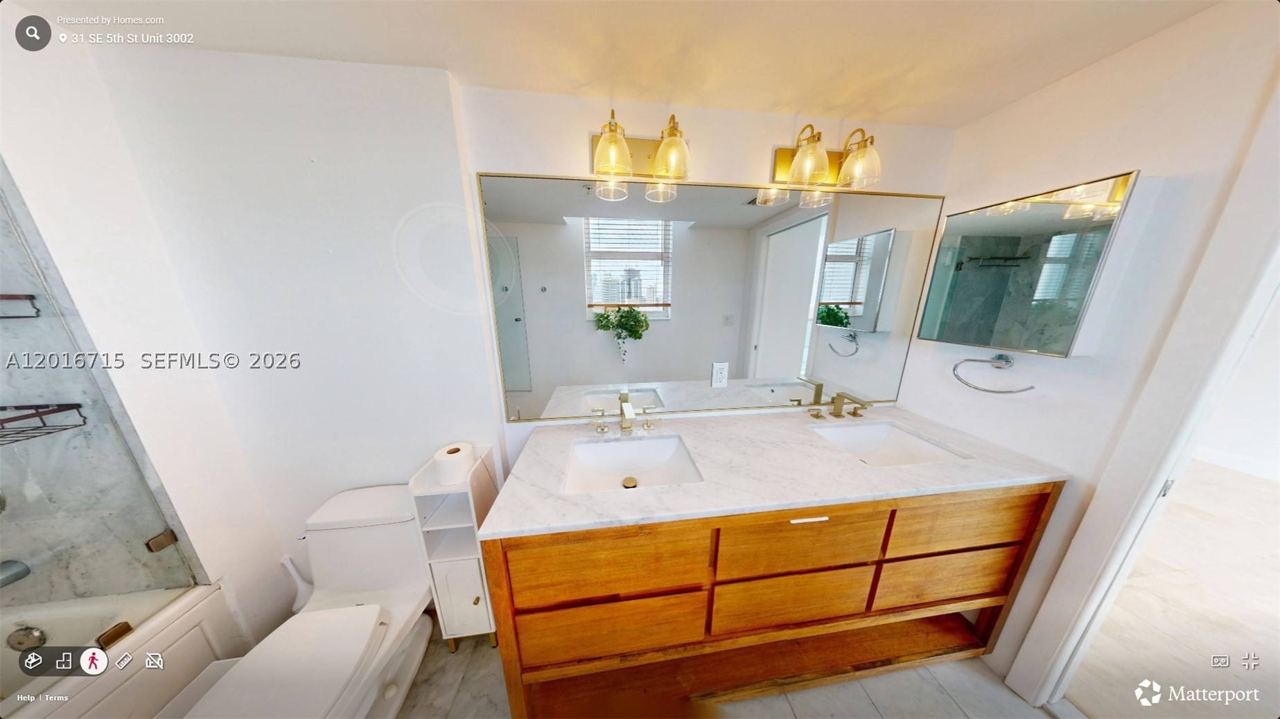 31 SE 5th St #3002, Miami FL 33131