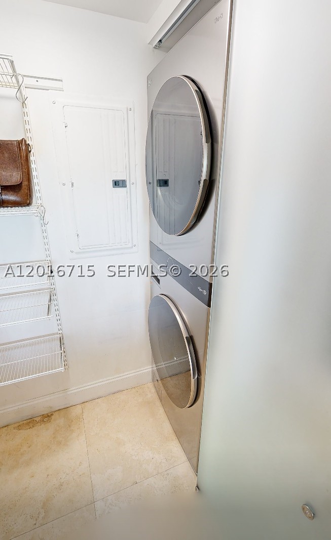 31 SE 5th St #3002, Miami FL 33131