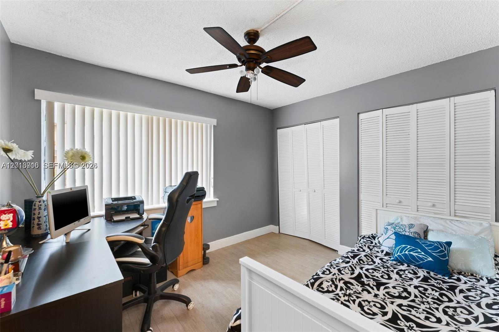 64 Wimbledon Lake Dr #64, Plantation FL 33324