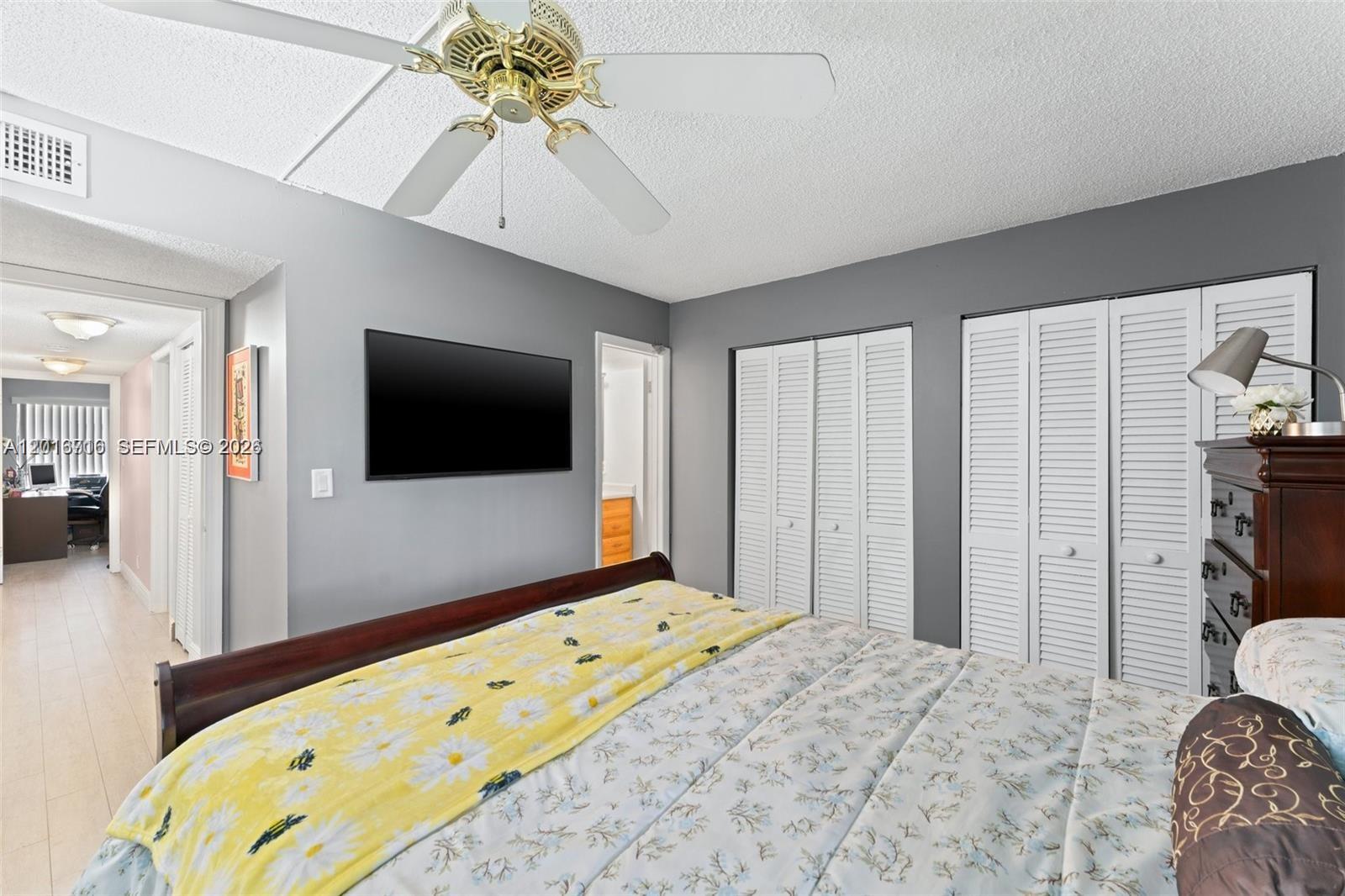 64 Wimbledon Lake Dr #64, Plantation FL 33324