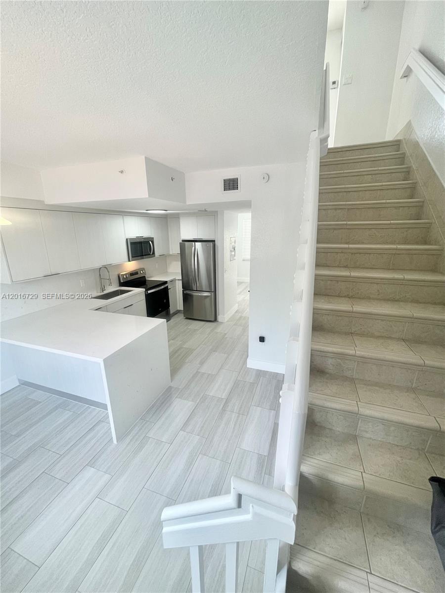 77 E 4th St #A212, Hialeah FL 33010