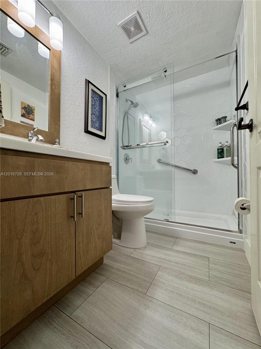 77 E 4th St #A212, Hialeah FL 33010