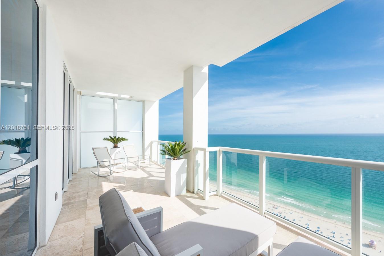 50 S Pointe Dr #3302, Miami Beach FL 33139