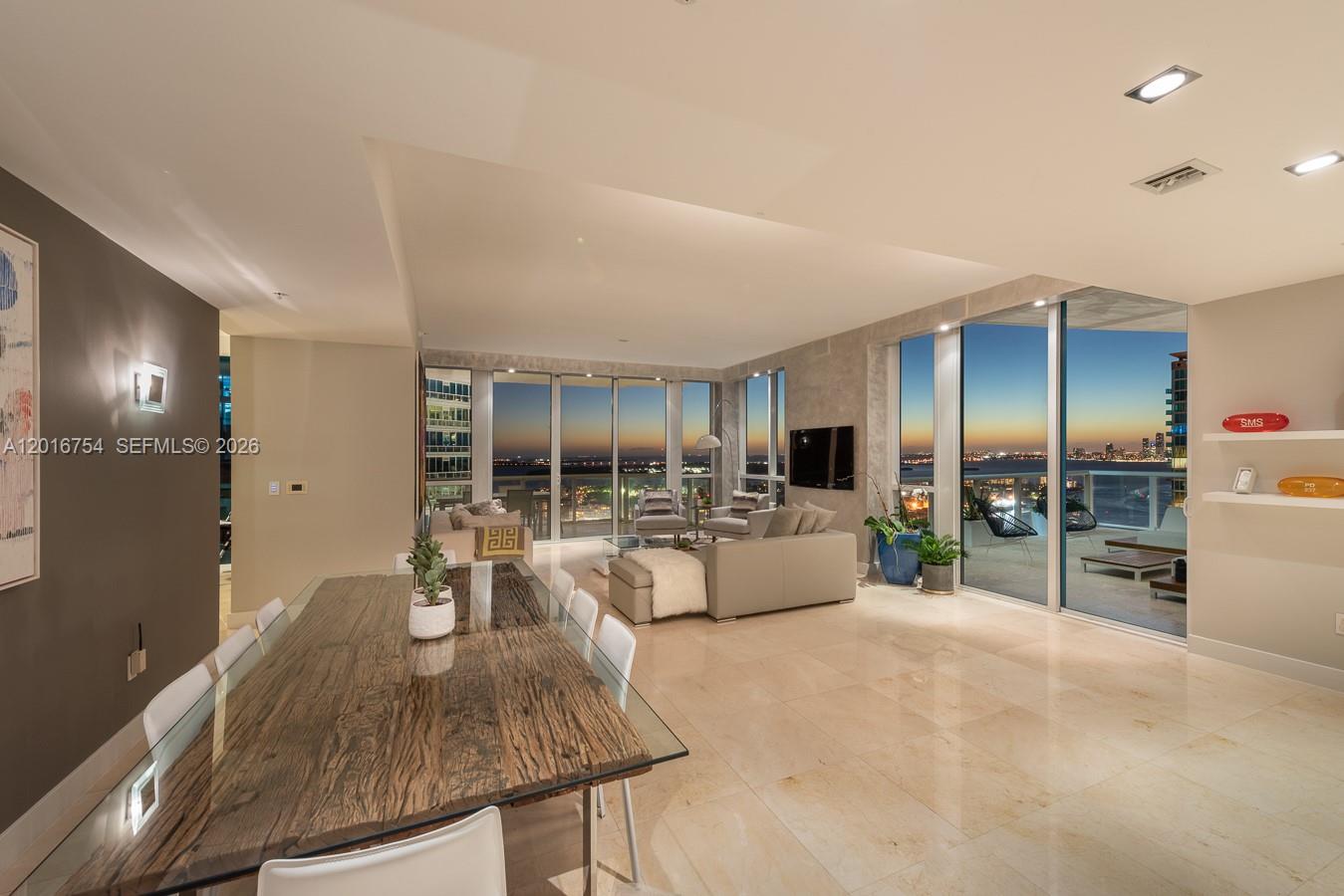 50 S Pointe Dr #3302, Miami Beach FL 33139