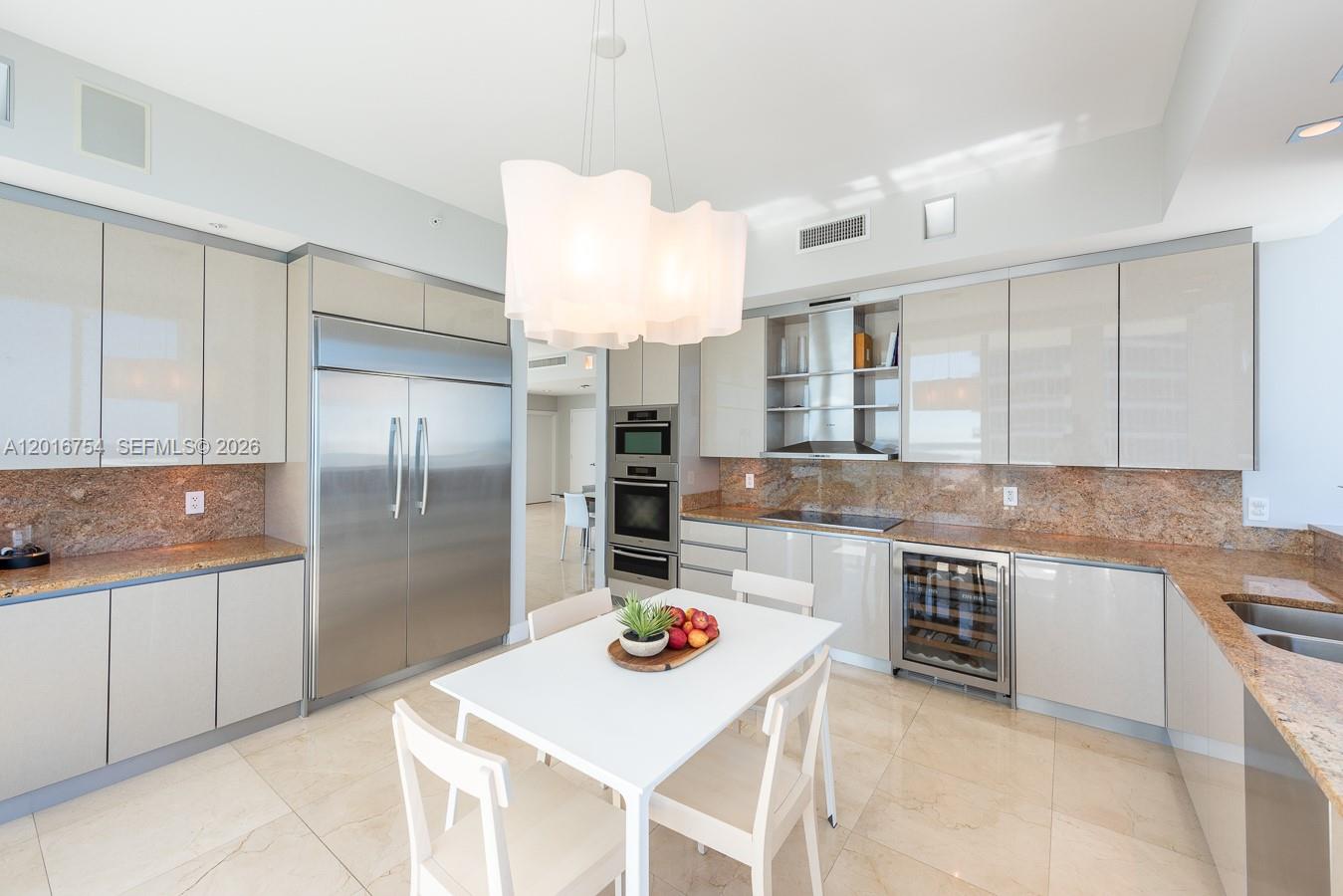 50 S Pointe Dr #3302, Miami Beach FL 33139
