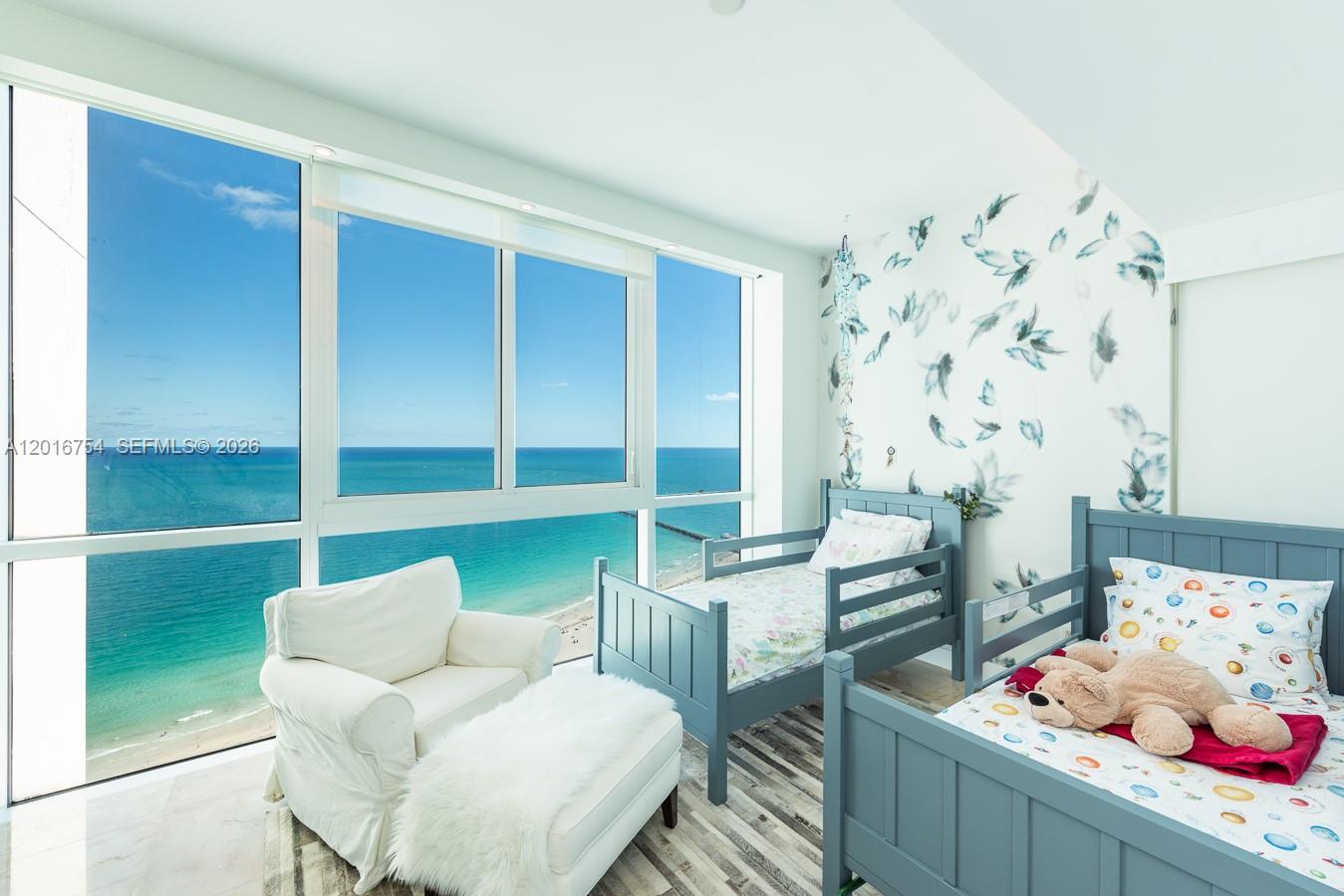 50 S Pointe Dr #3302, Miami Beach FL 33139