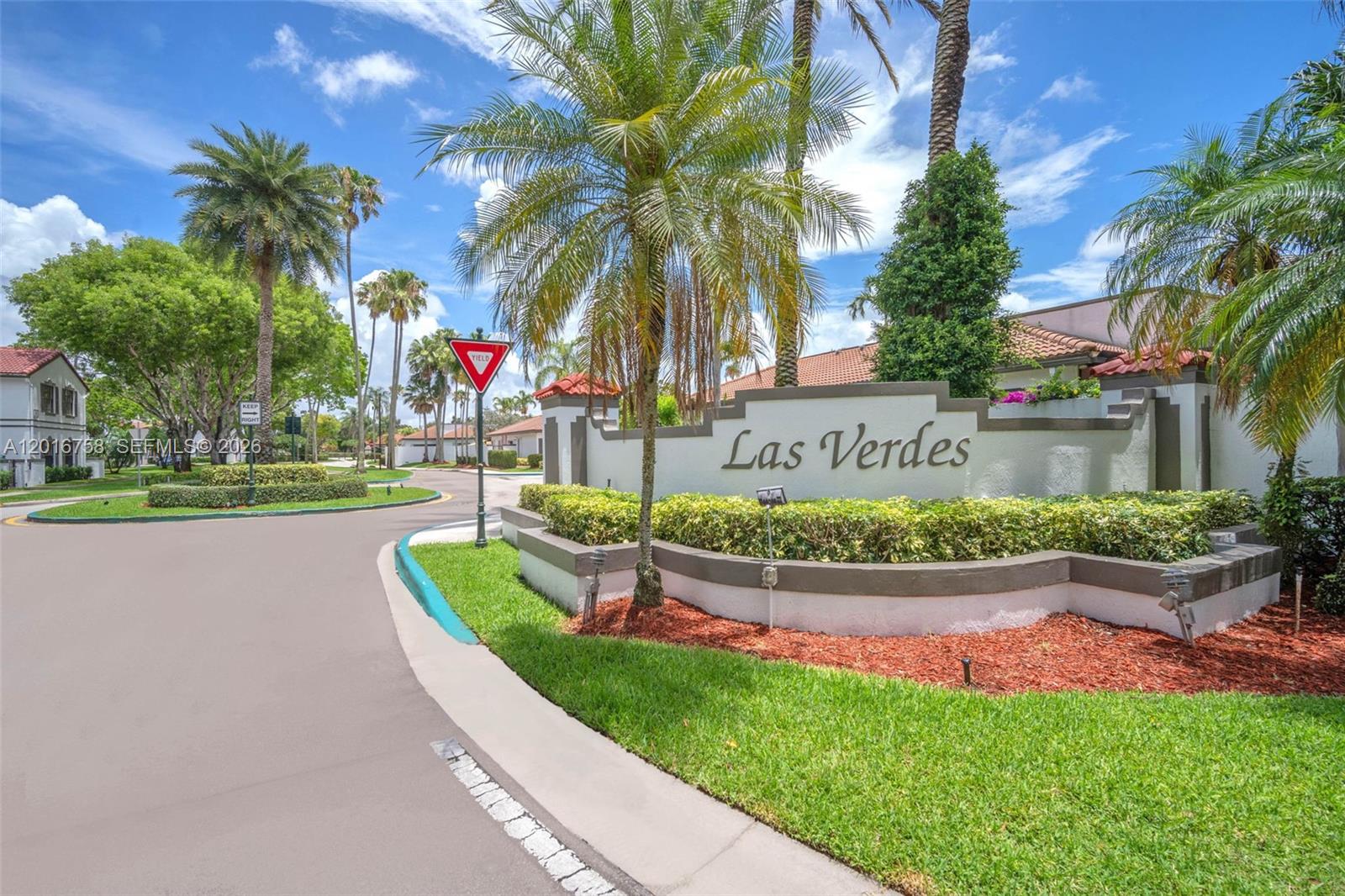 15825 SW 3rd Ct #204, Pembroke Pines FL 33027