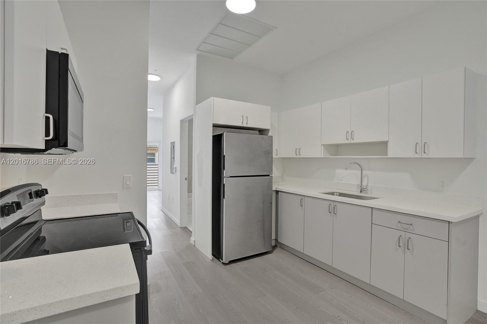1567 NW 1st St #9, Miami FL 33125