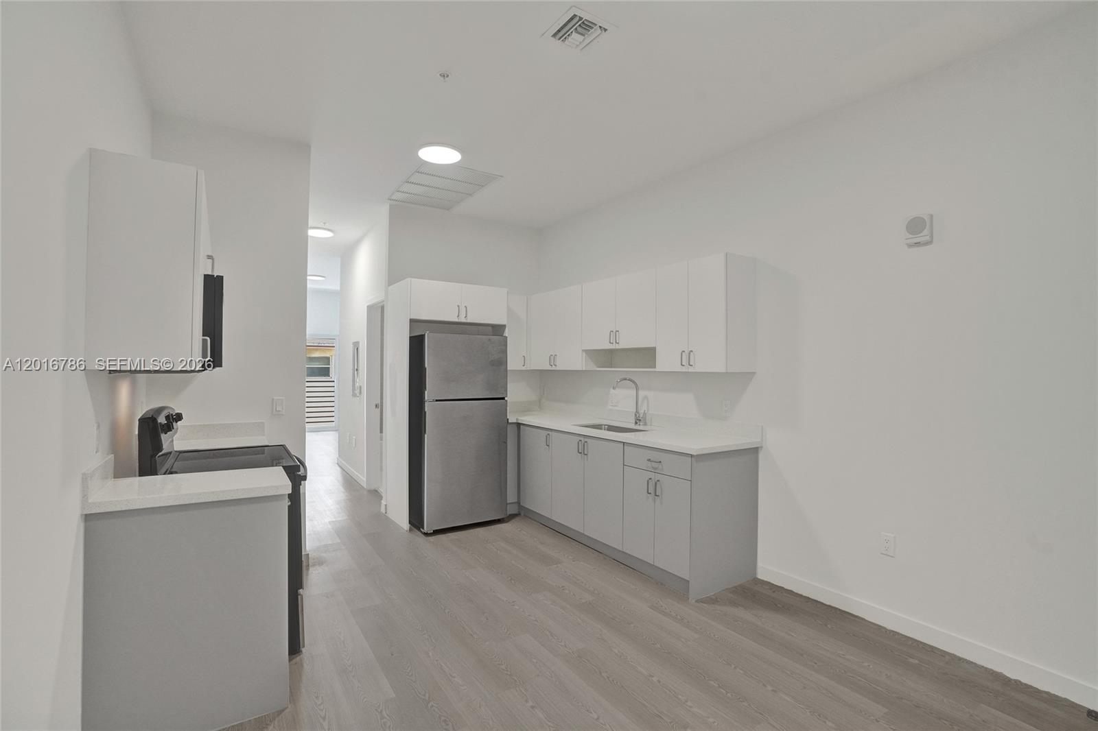 1567 NW 1st St #9, Miami FL 33125