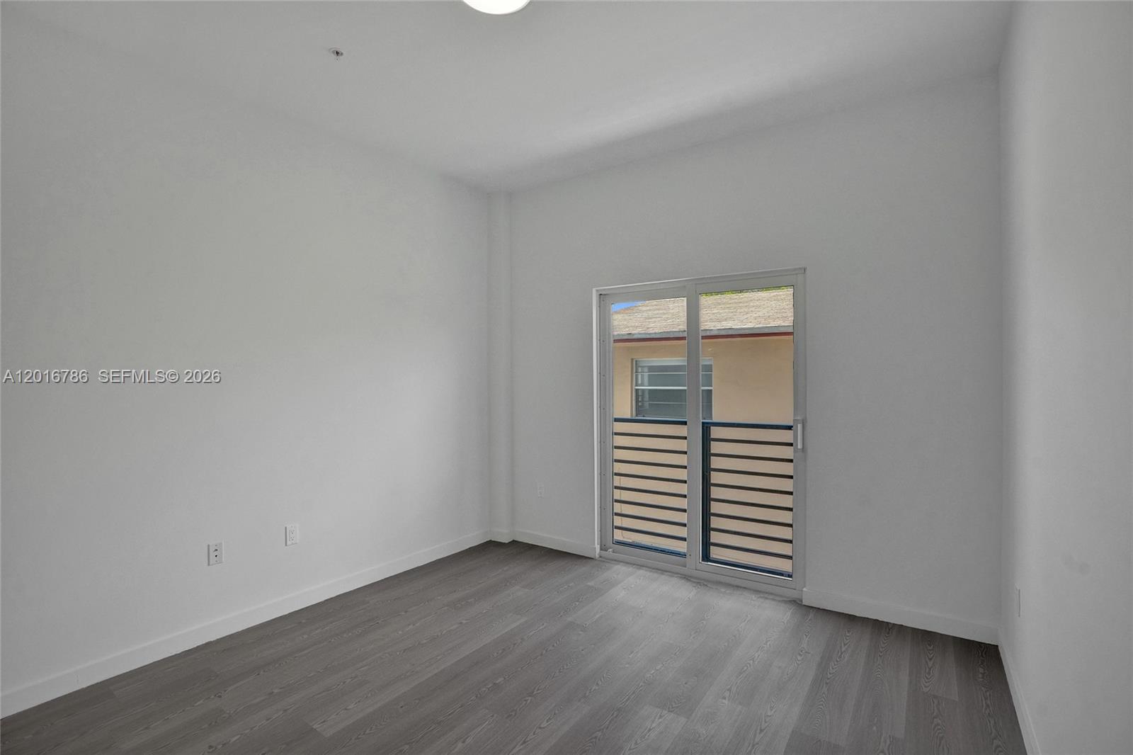 1567 NW 1st St #9, Miami FL 33125
