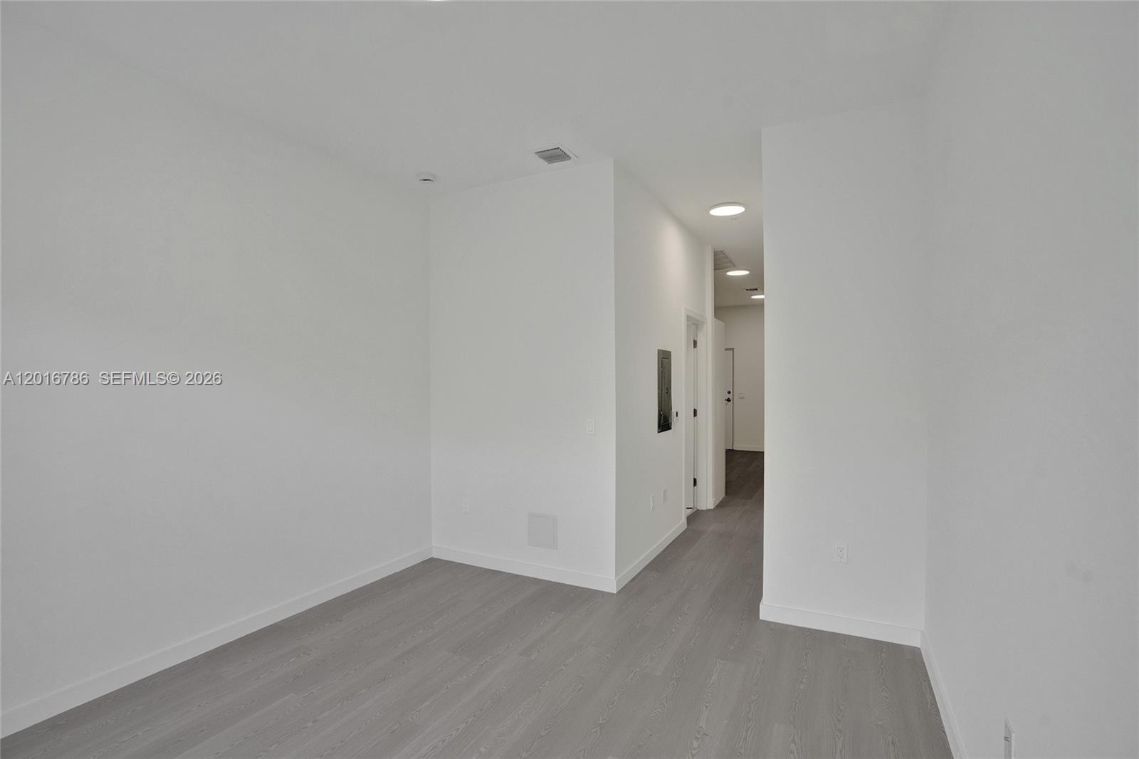 1567 NW 1st St #9, Miami FL 33125