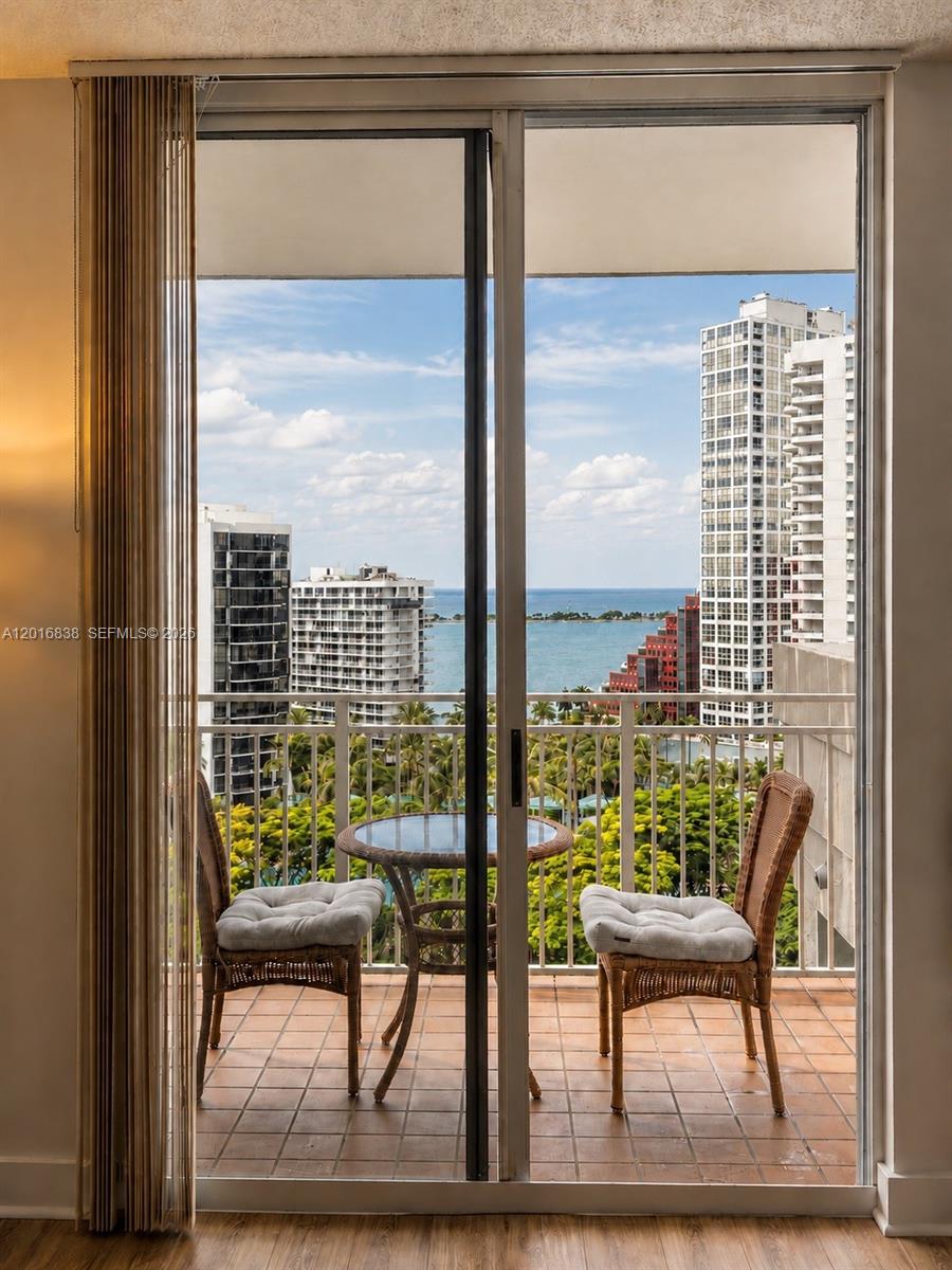 185 SE 14th #1607, Miami FL 33131