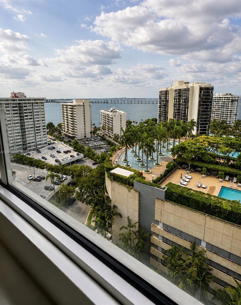 185 SE 14th #1607, Miami FL 33131