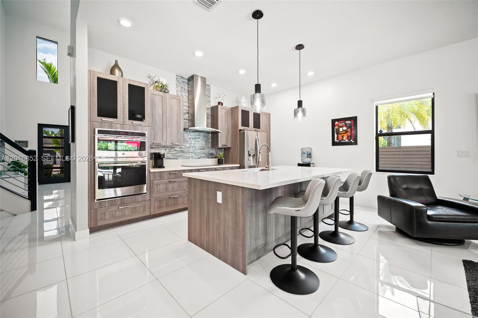 8915 NW 161st Ter, Miami Lakes FL 33018