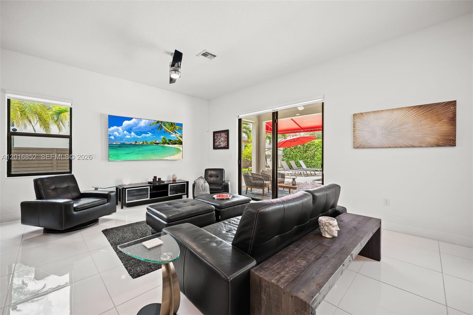 8915 NW 161st Ter, Miami Lakes FL 33018