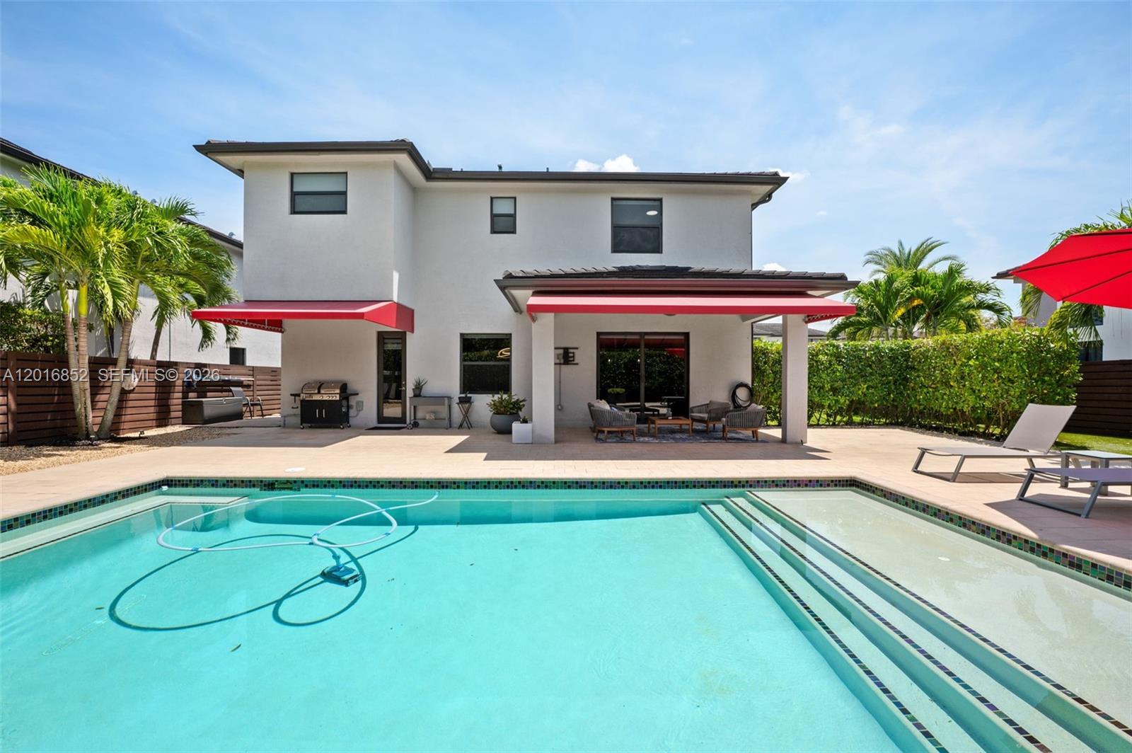 8915 NW 161st Ter, Miami Lakes FL 33018