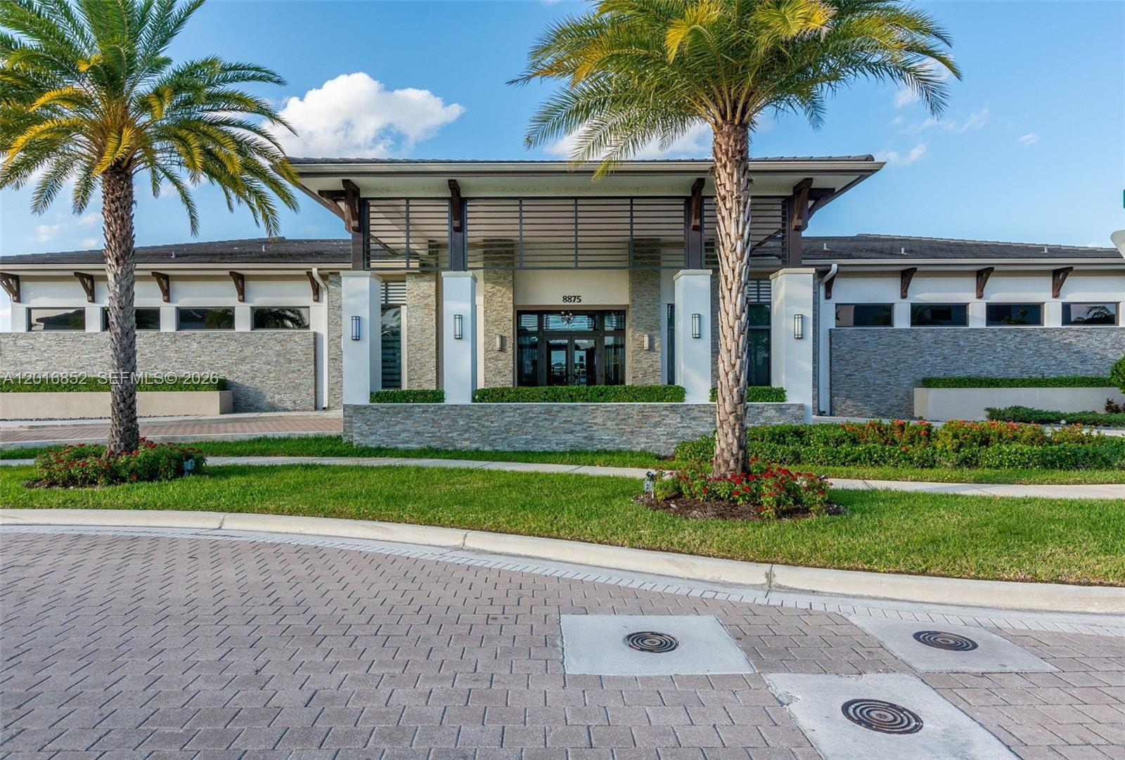 8915 NW 161st Ter, Miami Lakes FL 33018