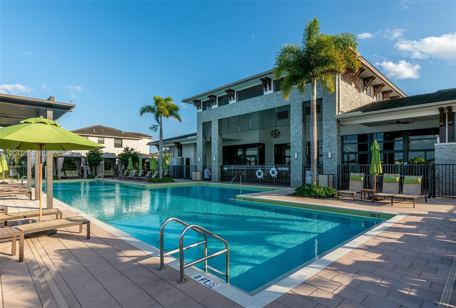 8915 NW 161st Ter, Miami Lakes FL 33018