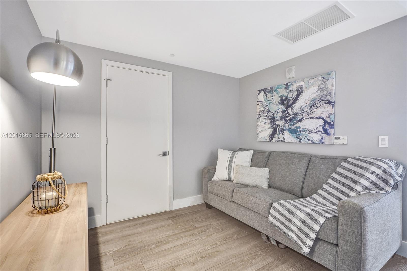 121 NE 34th St #1406A, Miami FL 33137