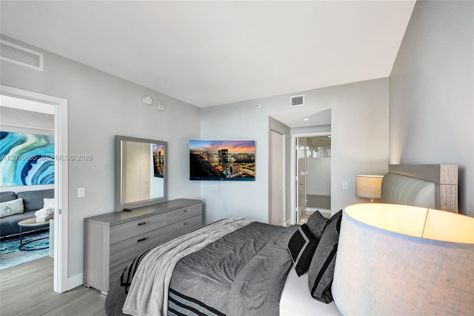 121 NE 34th St #1406A, Miami FL 33137