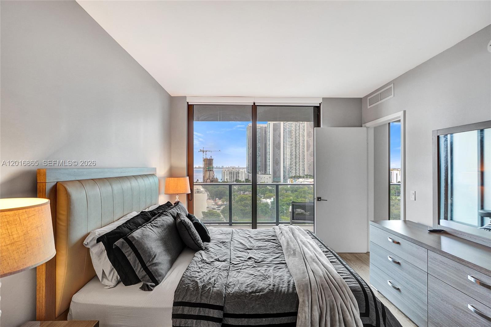 121 NE 34th St #1406A, Miami FL 33137