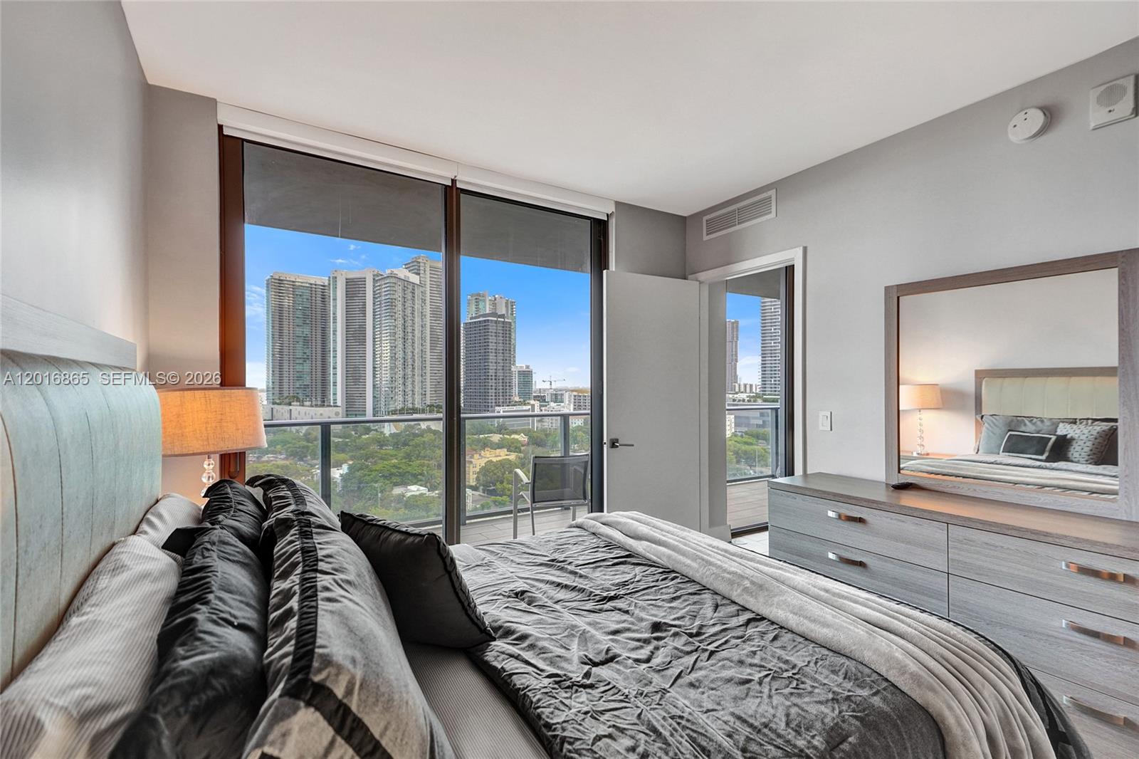 121 NE 34th St #1406A, Miami FL 33137