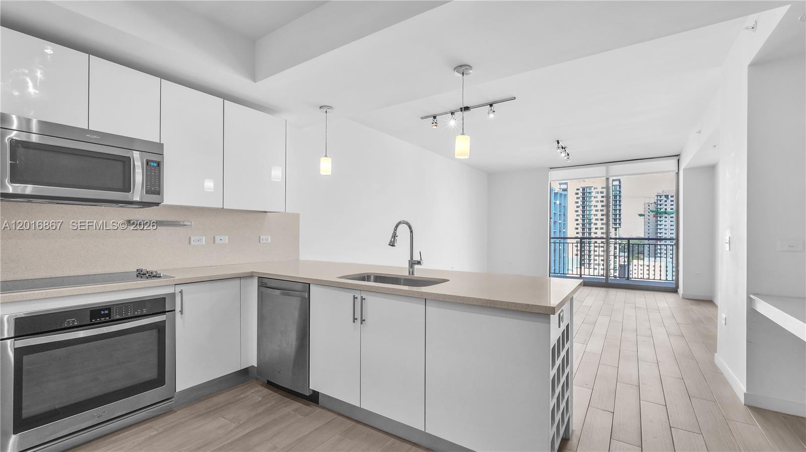 999 SW 1st Ave #2009, Miami FL 33130