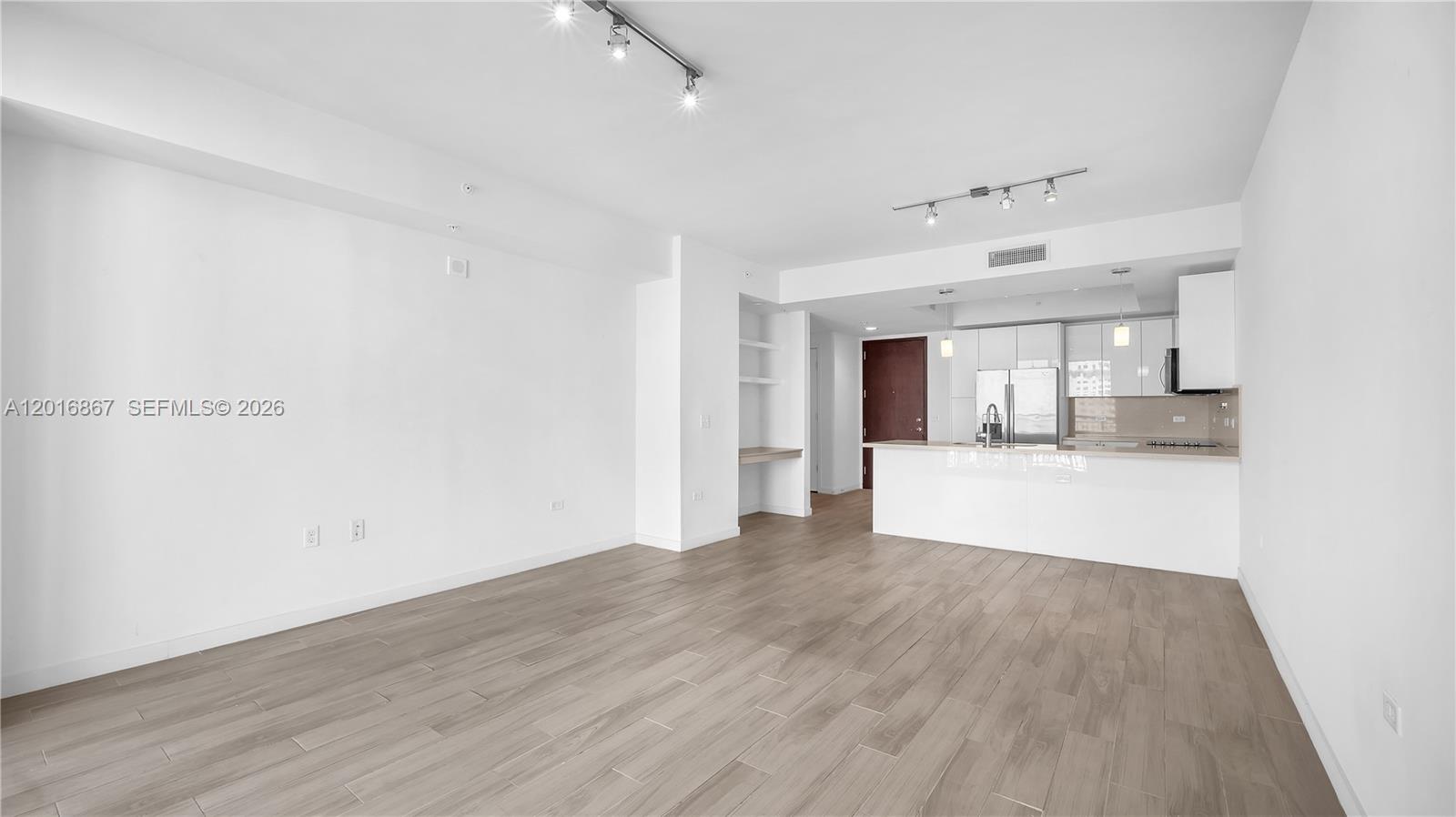 999 SW 1st Ave #2009, Miami FL 33130