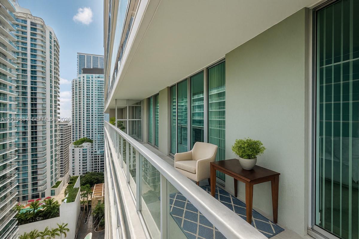 79 SW 12th St #2809-S, Miami FL 33130