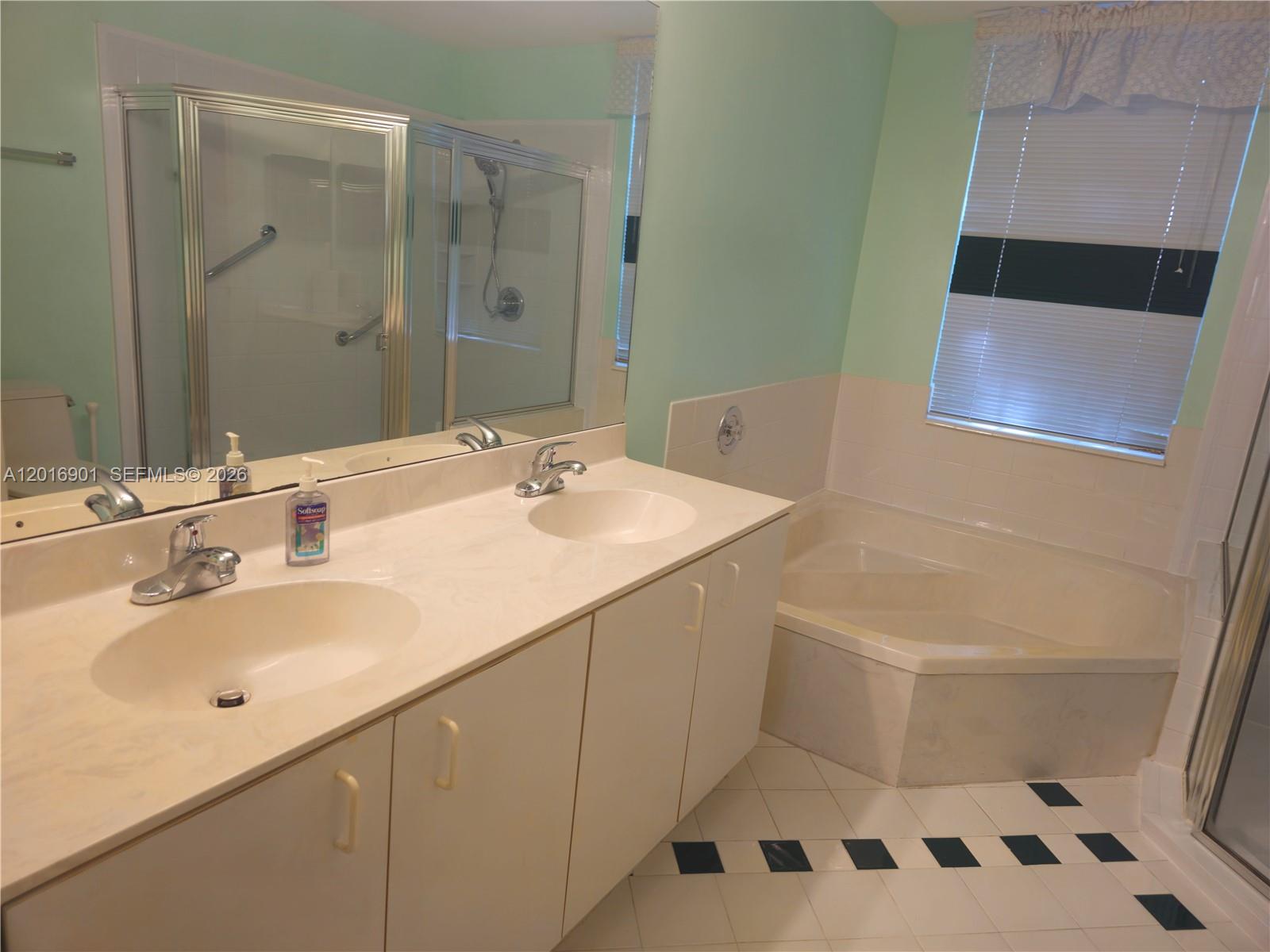 14715 Balgowan Rd #104-9, Miami Lakes FL 33016