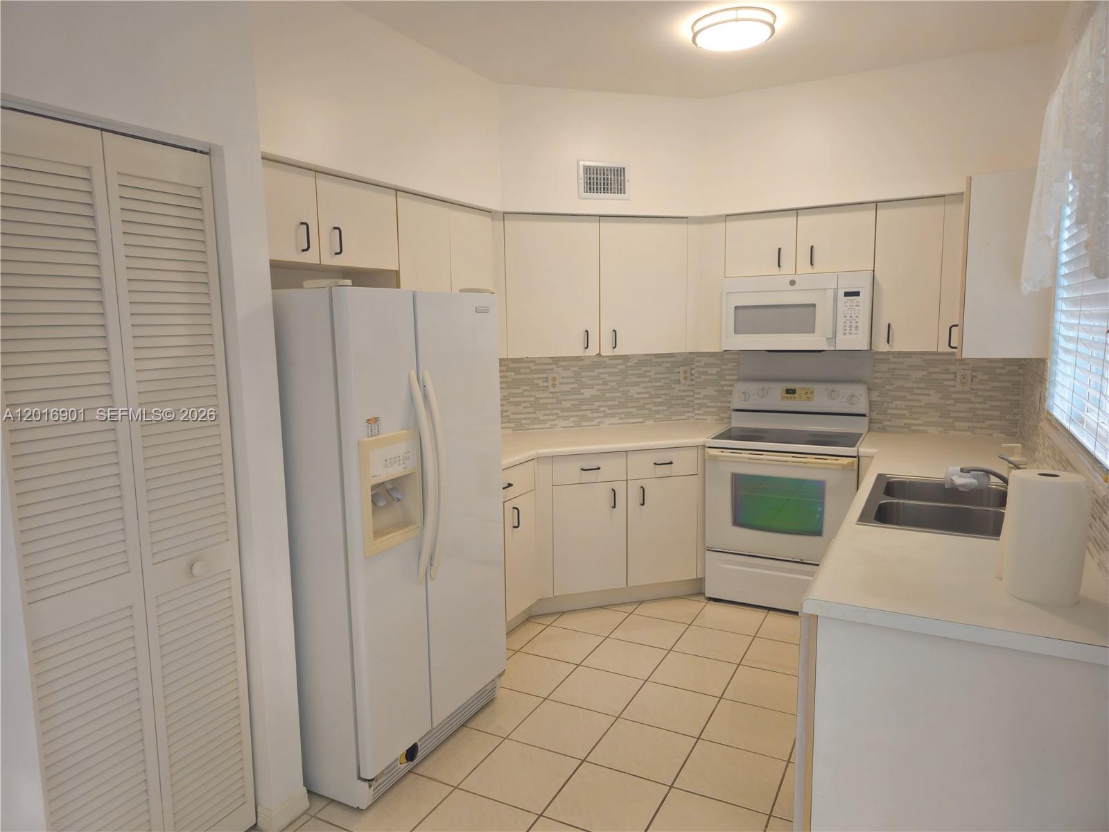 14715 Balgowan Rd #104-9, Miami Lakes FL 33016