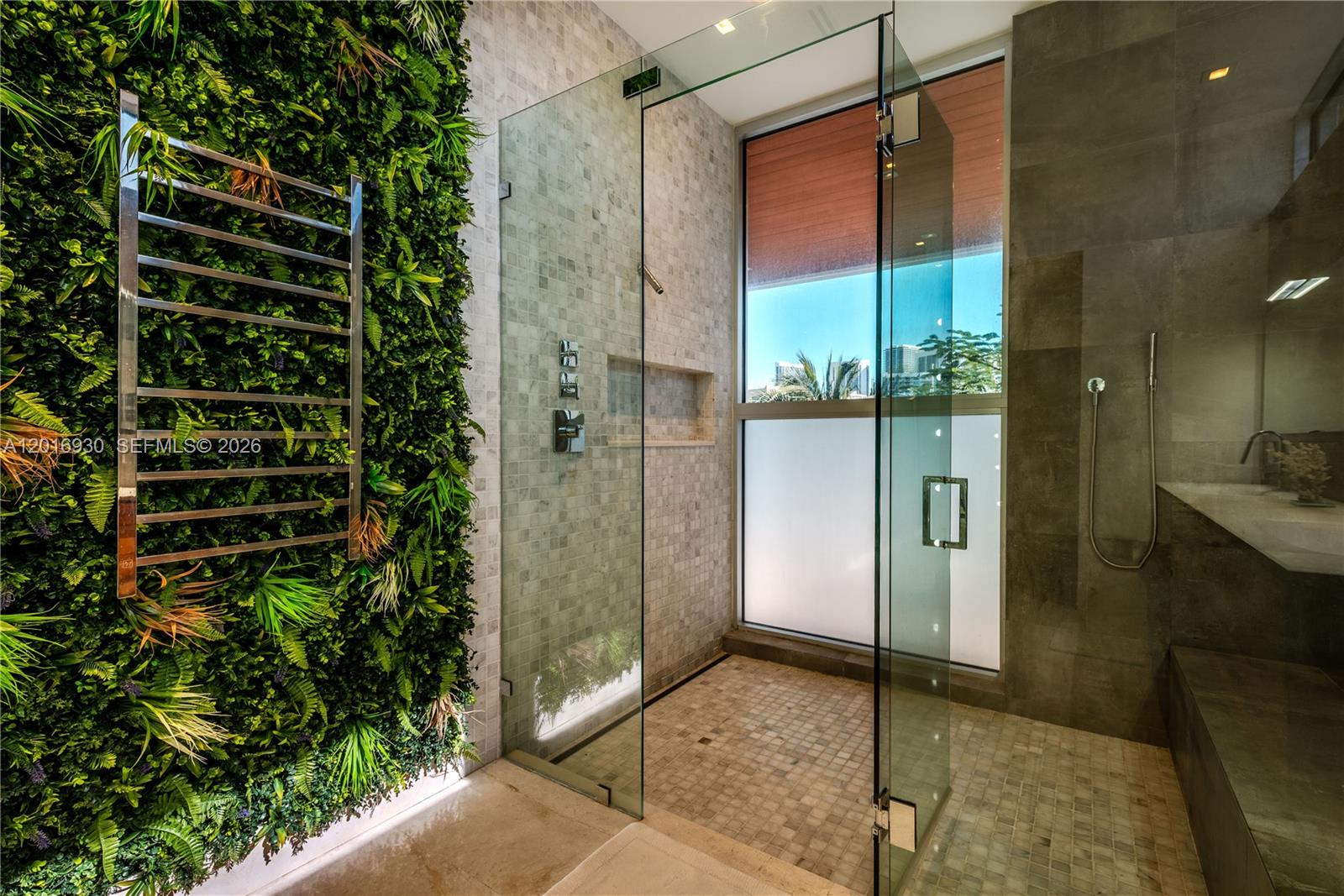 400 Tamarind Dr, Hallandale Beach FL 33009