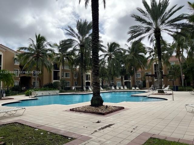 8000 N Nob Hill Rd #206, Tamarac FL 33321