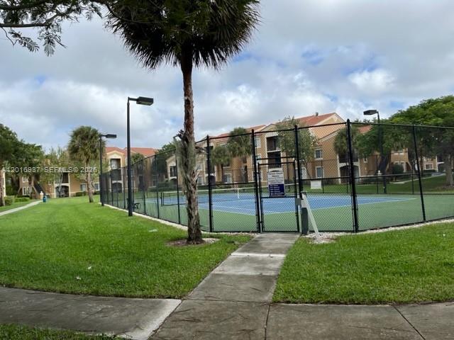 8000 N Nob Hill Rd #206, Tamarac FL 33321