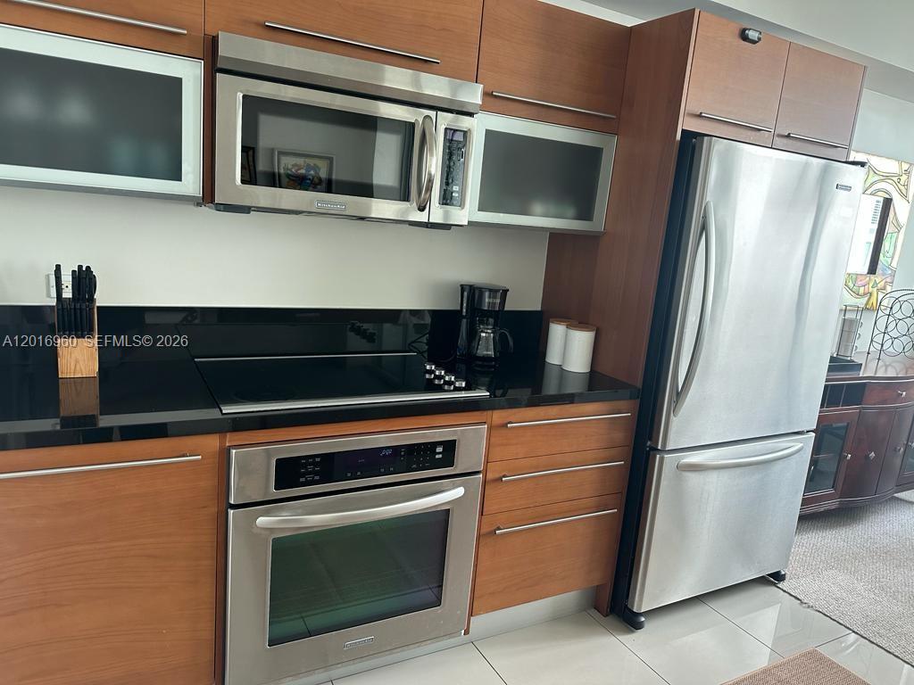 253 NE 2nd St #1402, Miami FL 33132