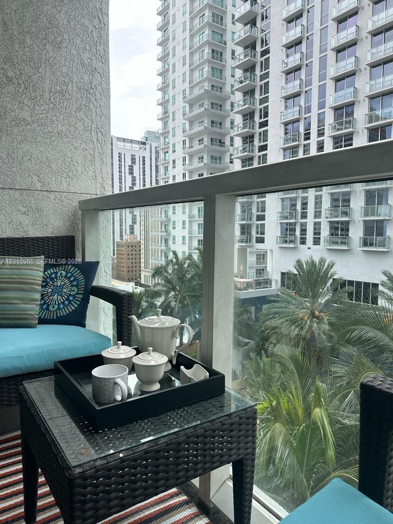 253 NE 2nd St #1402, Miami FL 33132
