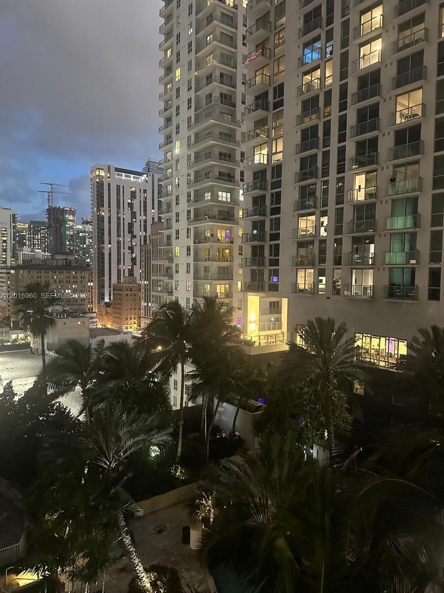 253 NE 2nd St #1402, Miami FL 33132