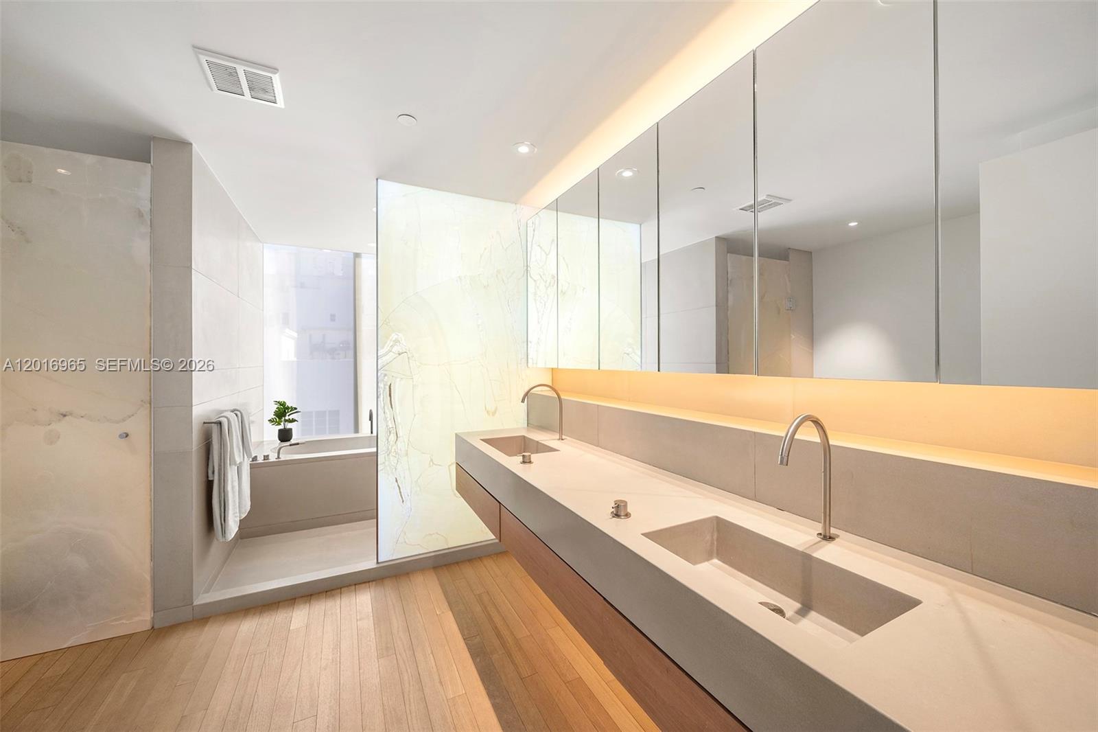 2901 Collins Ave #901, Miami Beach FL 33140