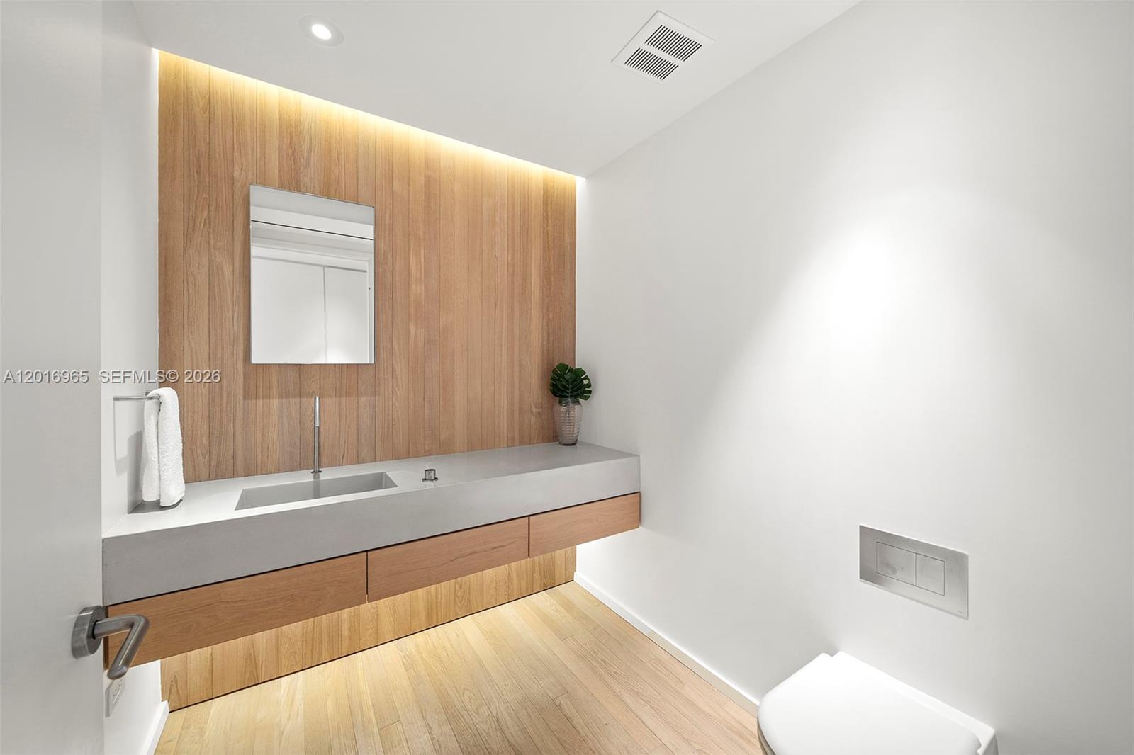 2901 Collins Ave #901, Miami Beach FL 33140