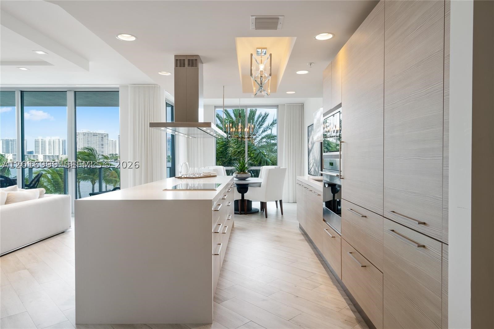 17111 Biscayne Blvd #209, North Miami Beach FL 33160