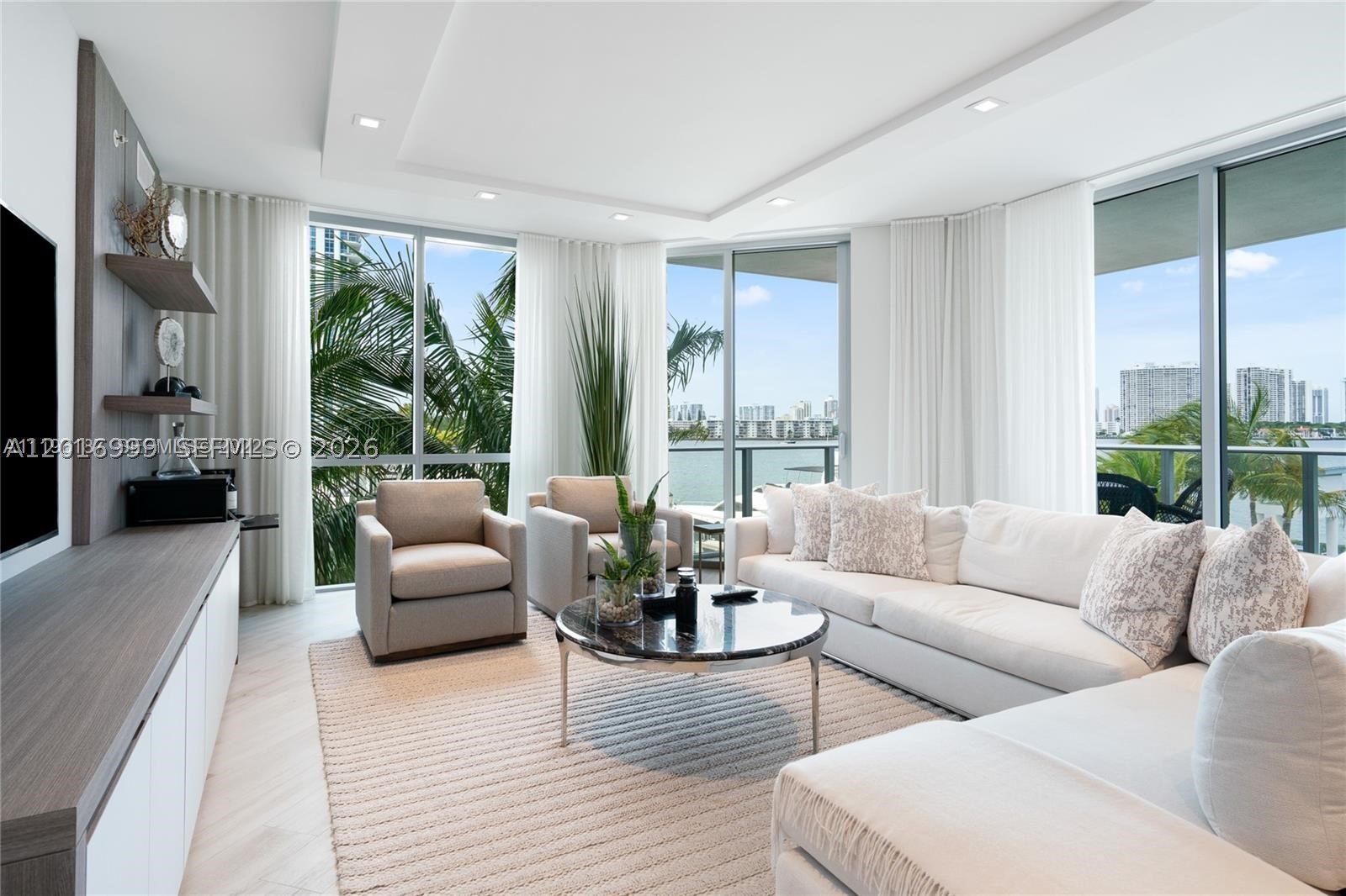 17111 Biscayne Blvd #209, North Miami Beach FL 33160