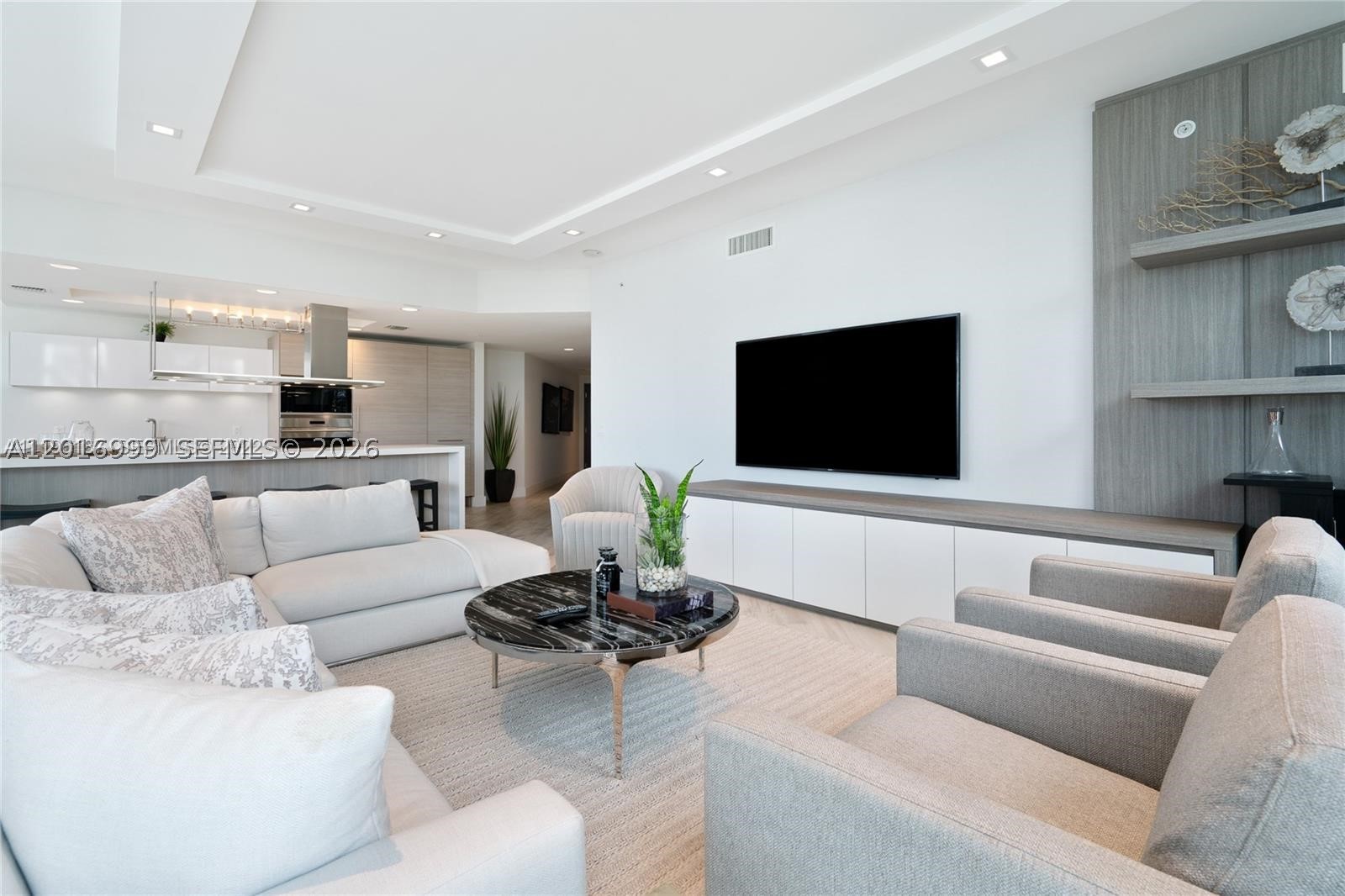 17111 Biscayne Blvd #209, North Miami Beach FL 33160