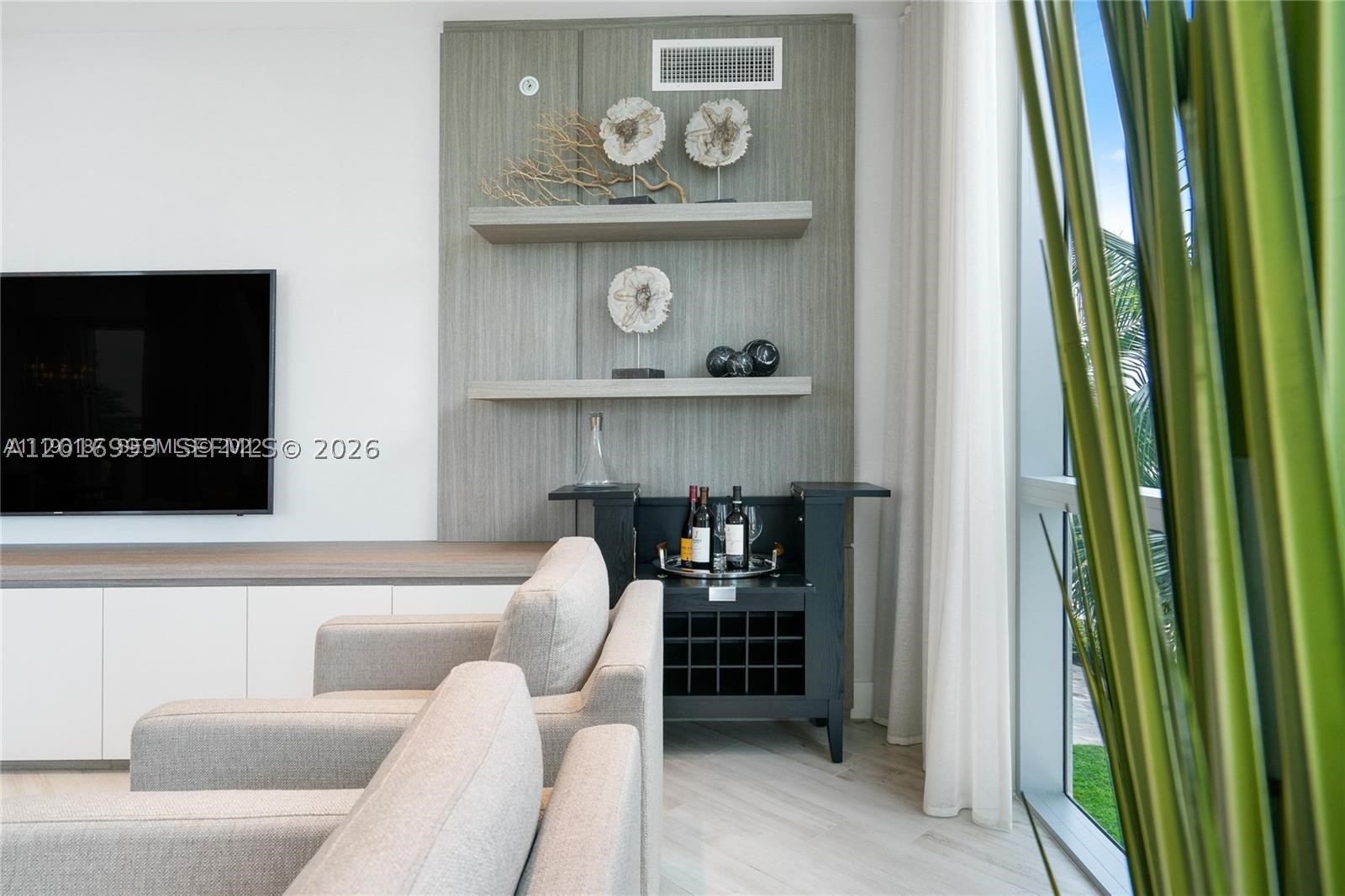 17111 Biscayne Blvd #209, North Miami Beach FL 33160