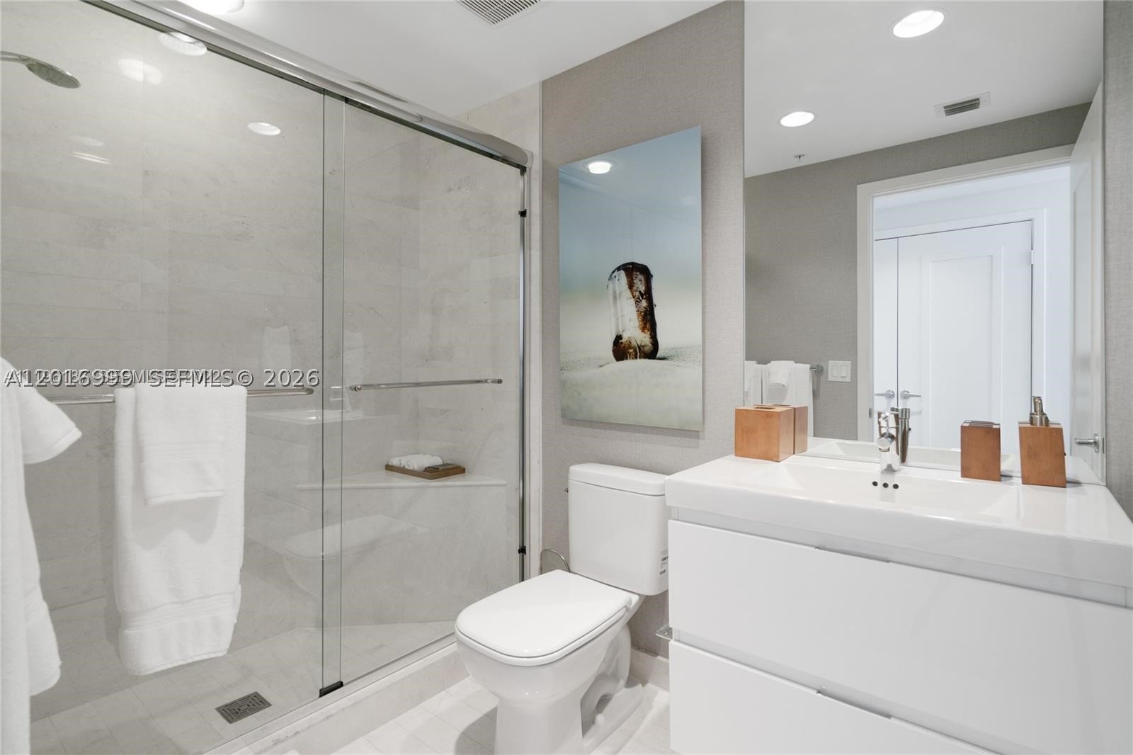 17111 Biscayne Blvd #209, North Miami Beach FL 33160