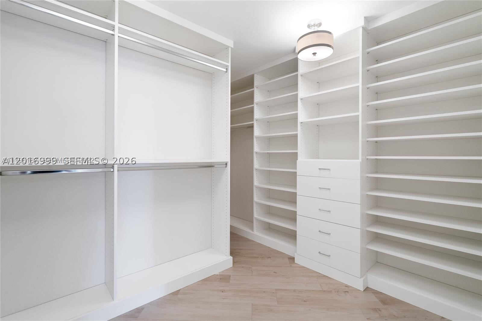 17111 Biscayne Blvd #209, North Miami Beach FL 33160